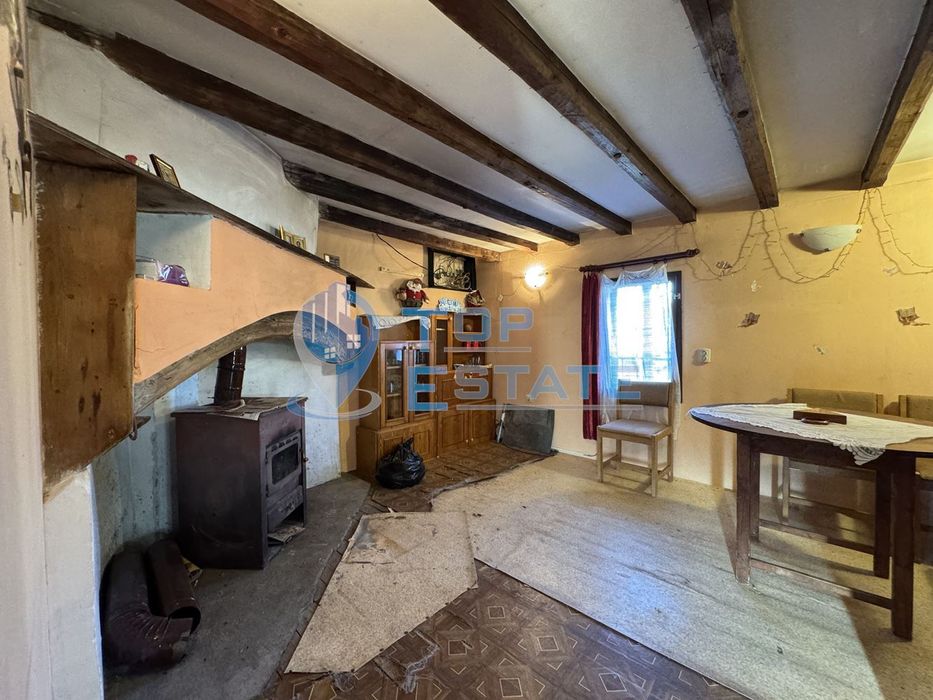 Продава се Къща в с. Малки чифлик, Област Велико Търново - 40 кв.м за 1950 €/кв.м - Снимка #2