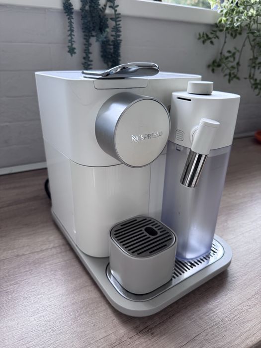 Espressor Nespresso Gran Lattissima EN650.W (De’Longhi) – alb