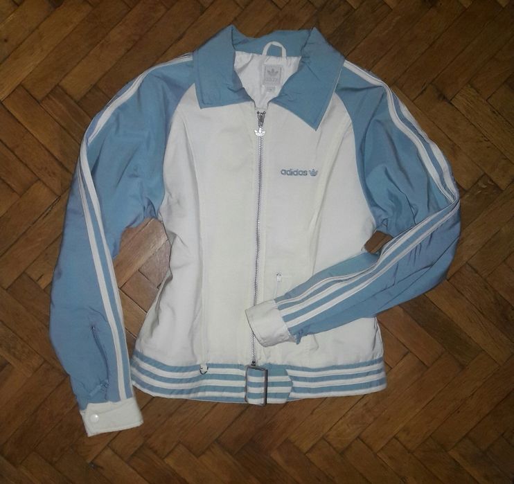 Оригинално дамско яке Adidas размер S