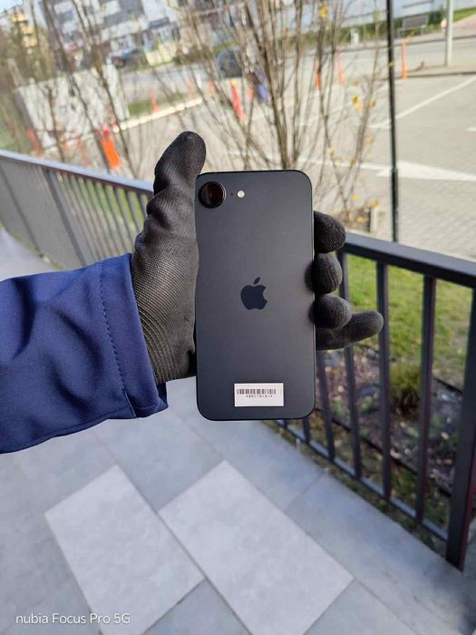 Buna am iphone 16 esn