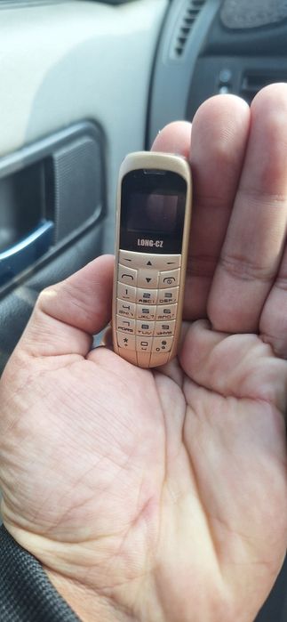 Mini telefon 4 sm chiqadi