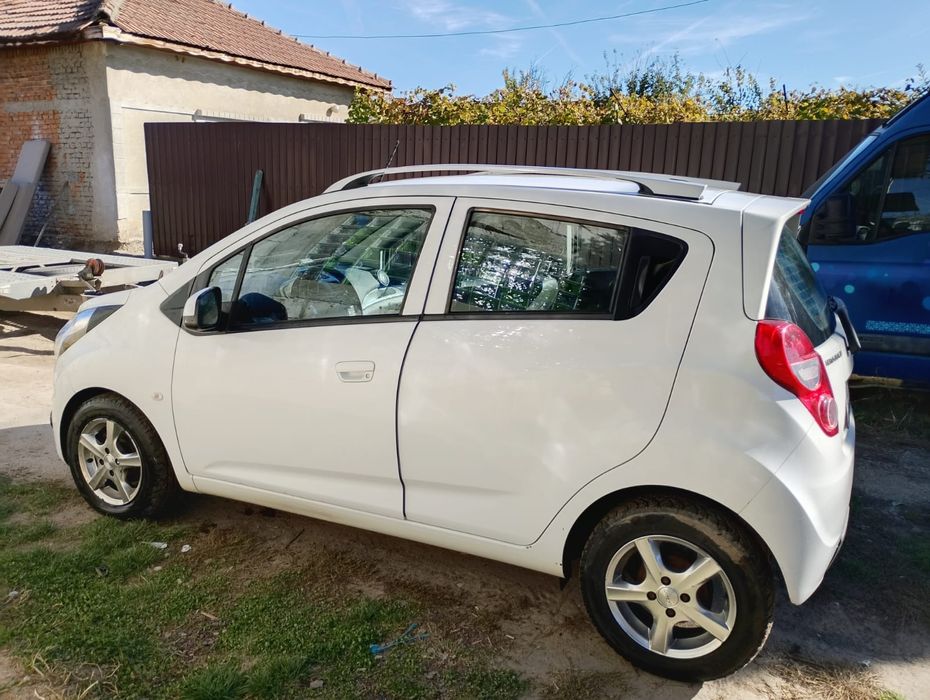 Chevrolet spark.