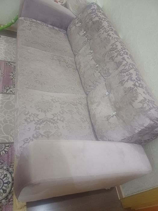 Продам диван в хорошем состоянии
