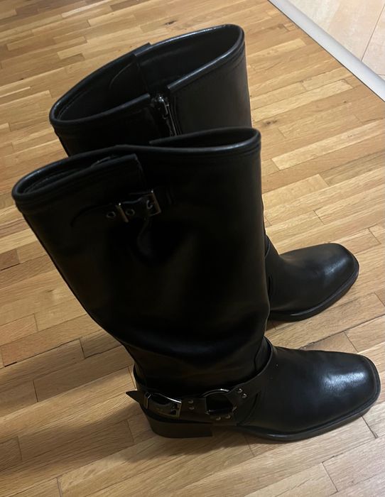 Tall winter cowboy style boots