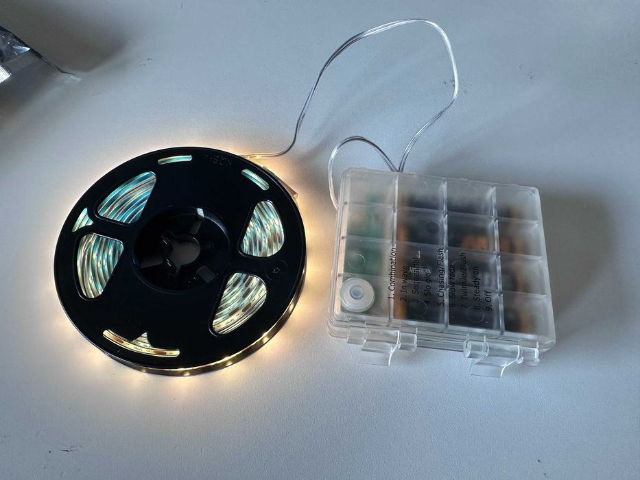 Pachet banda LED 3m – 3 bucati + 2 gratis, 180 led, telecomanda