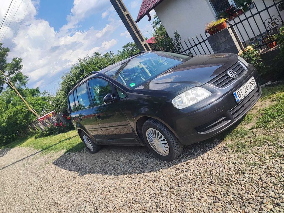 Vând Touran 7 locuri sau schimb cu animale  viței sau vacă de lapte