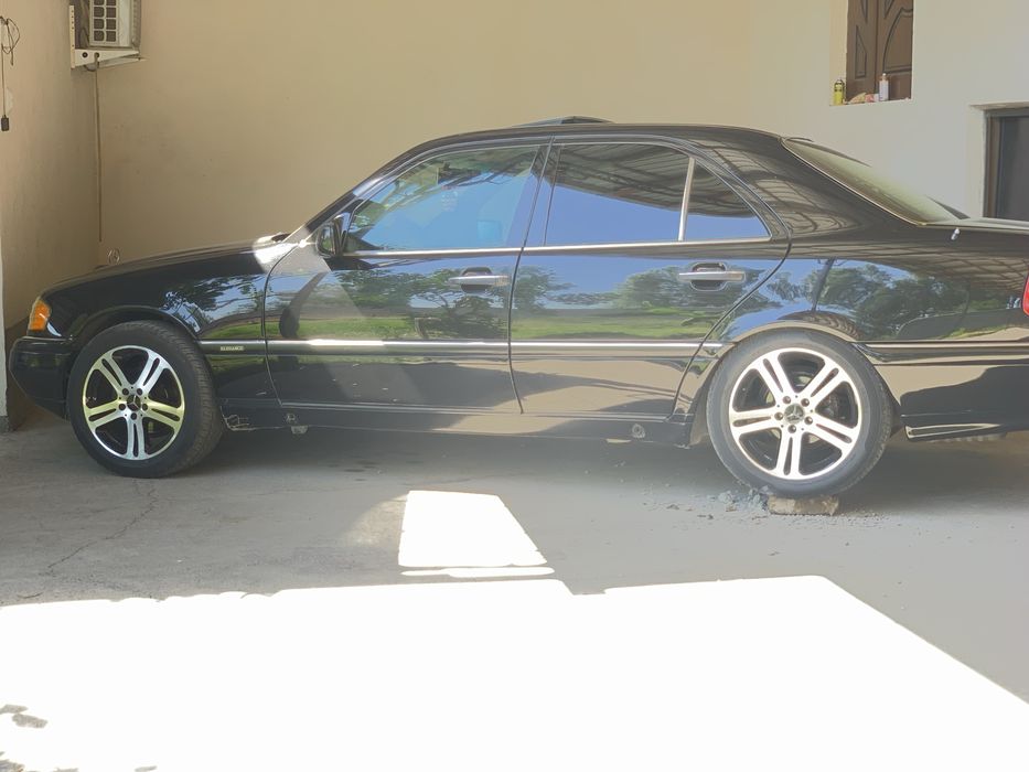 Mercedes Benz W202 (C180)