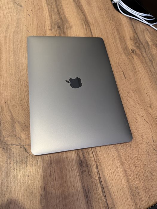 MacBook Pro 13” (2020) | Intel Core i7 | 32 GB RAM