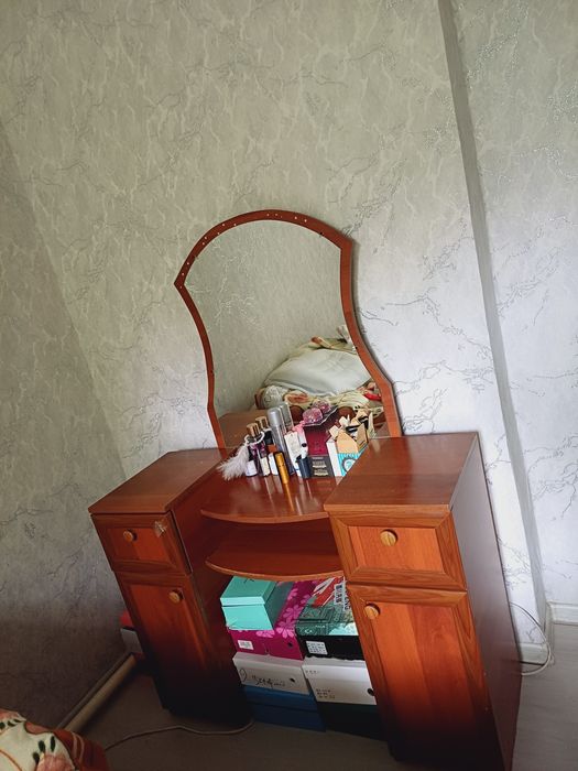 Зеркало для спальни