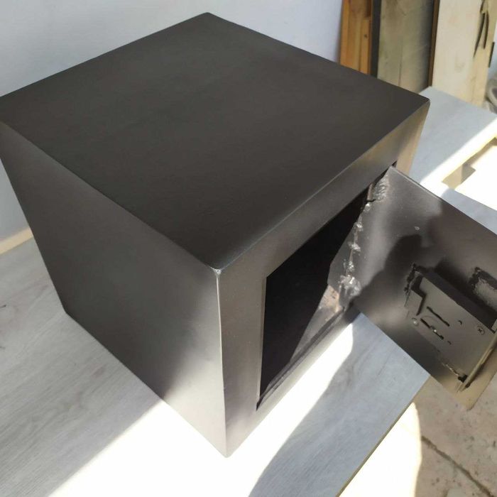 сейф домашний новый