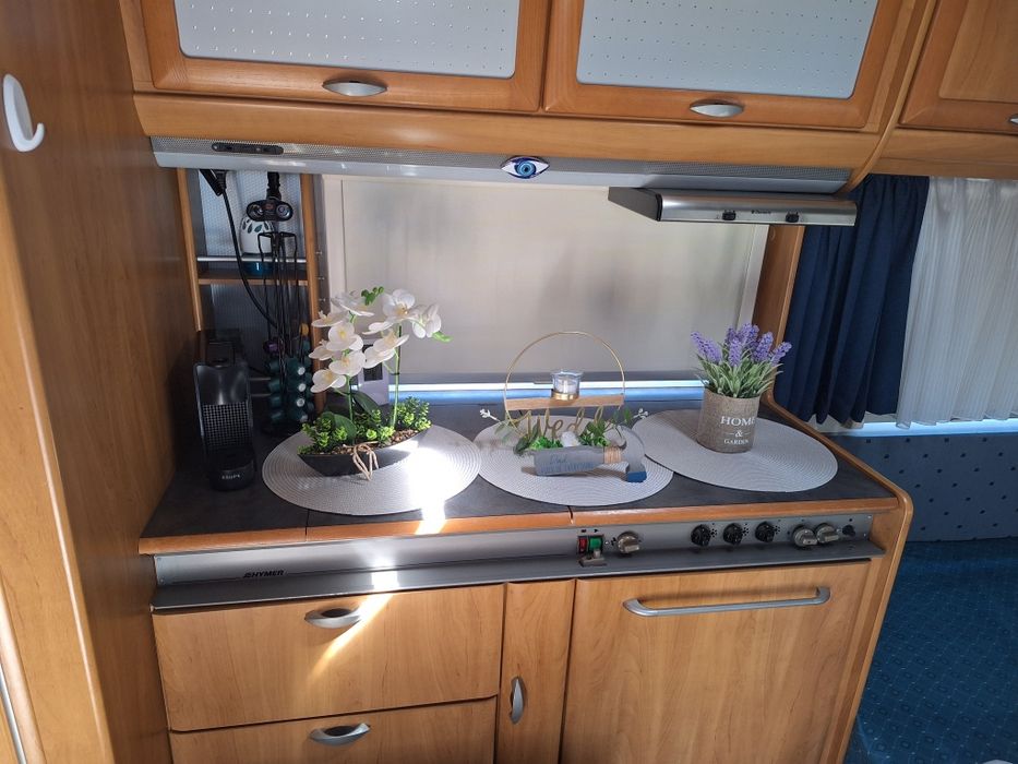 *Hymer Eriba Nova 470B Rulota PREMIUM*

Se vinde o rulotă impecabila, complet autonoma datorita sistemului solar de ultima generație și dotata pana la