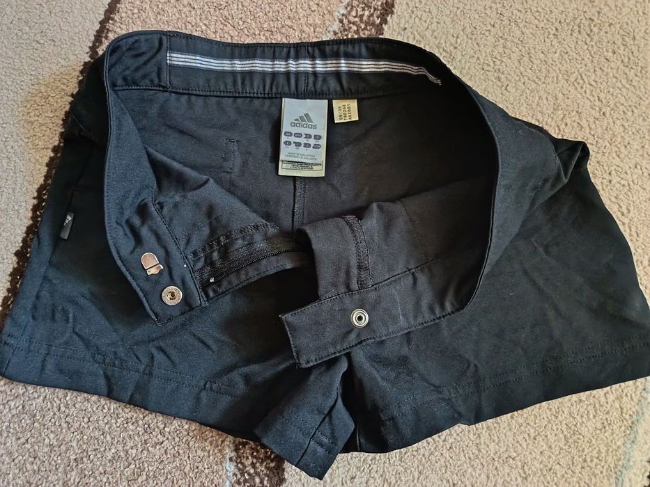 Pantaloni scurți Adidas dama
