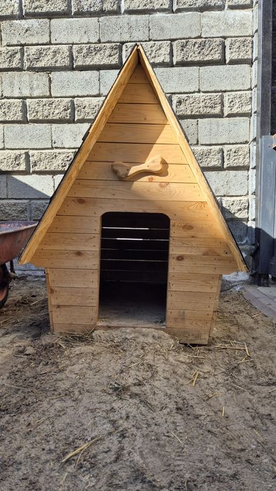 Продам большую будку для собак