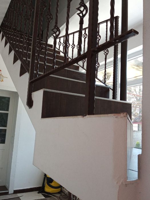 Vând casă 5 camere