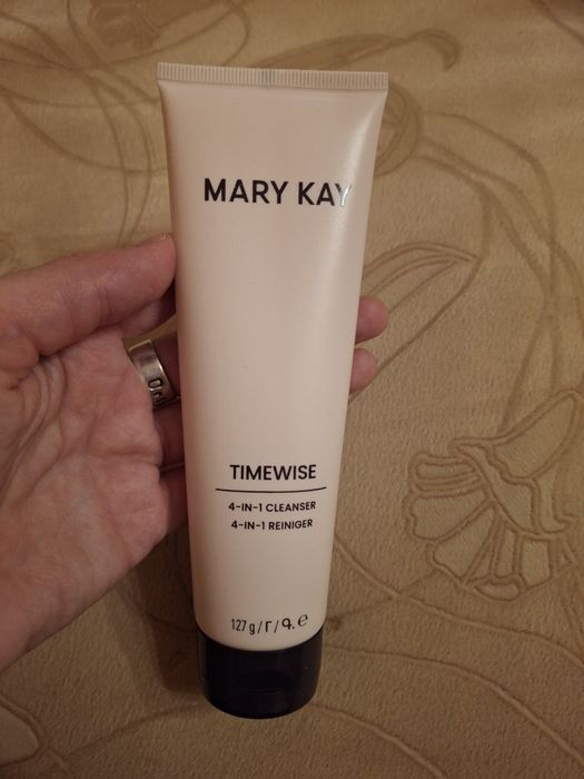 Очищающее средство для лица Mary Kay
