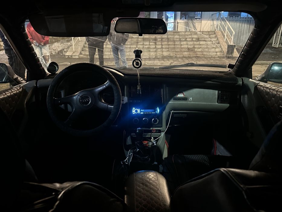 Продам Ауди 80 б3