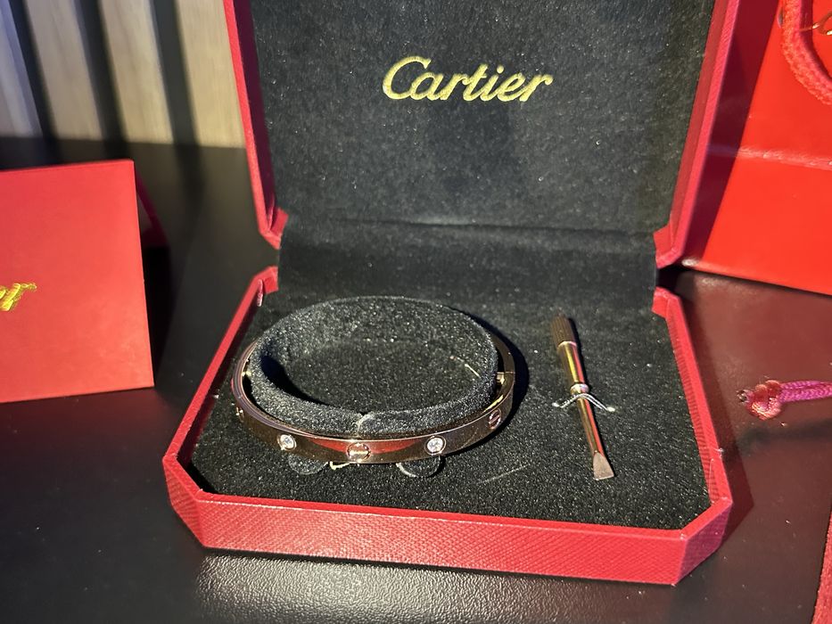 Нова Гривна Cartier LOVE Rose Gold Bracelet завършена в цвят розово злато