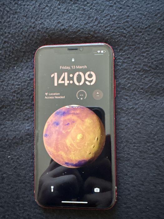 Iphone XR червен в отлично състояние !!!