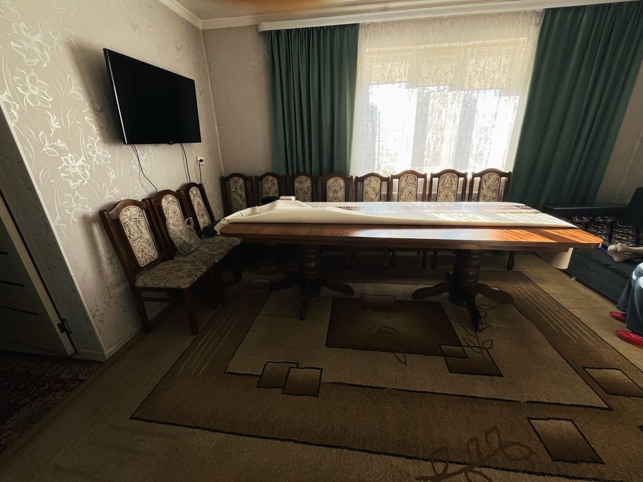 Продам стол со стульями