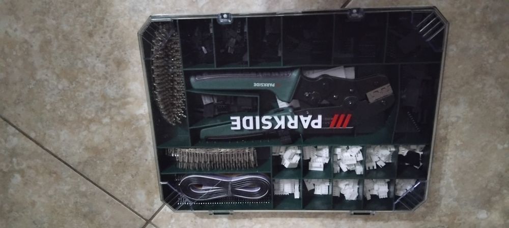 Trusa sertizare ,noua ,sigilata 2000piese