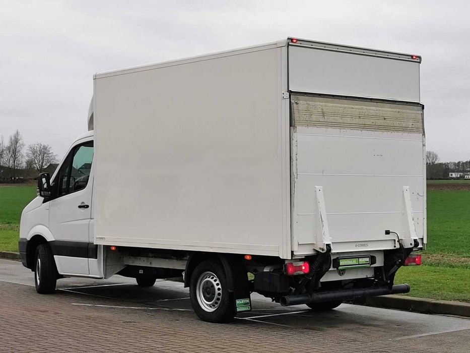 превоз транспорт на товари дърва пелети падащ борд и количка