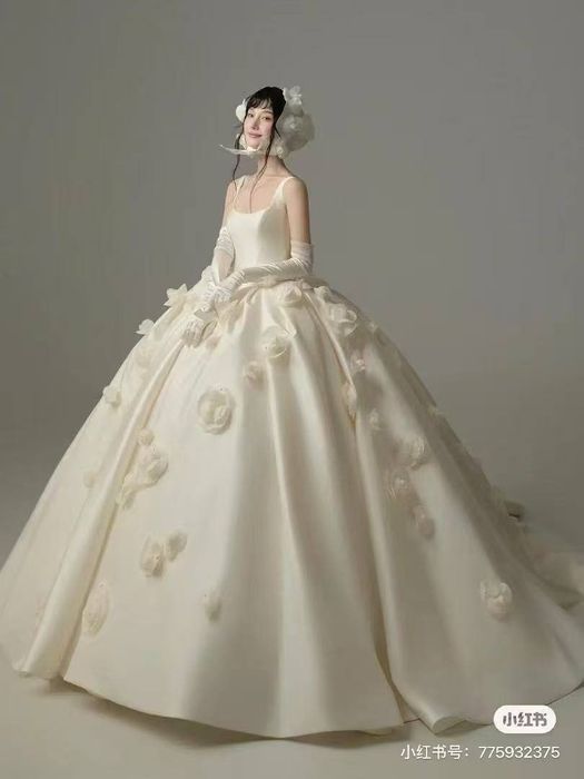 Kelin koyle sotiladi srochna arzonga