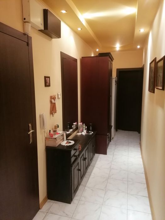 Продавам двустаен апартамент в Шумен /панелен / в отлично състояние !