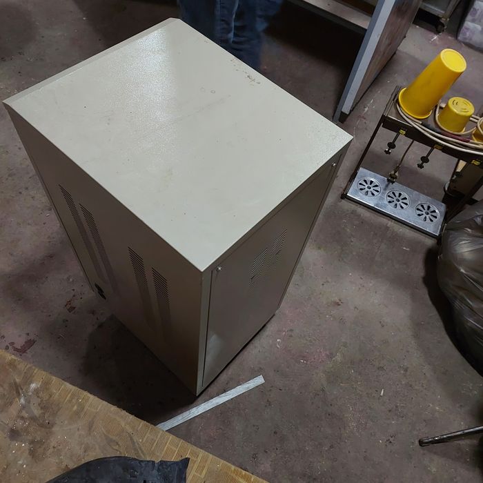 Stabilizator 380 Volt Tok ko'paytirgich