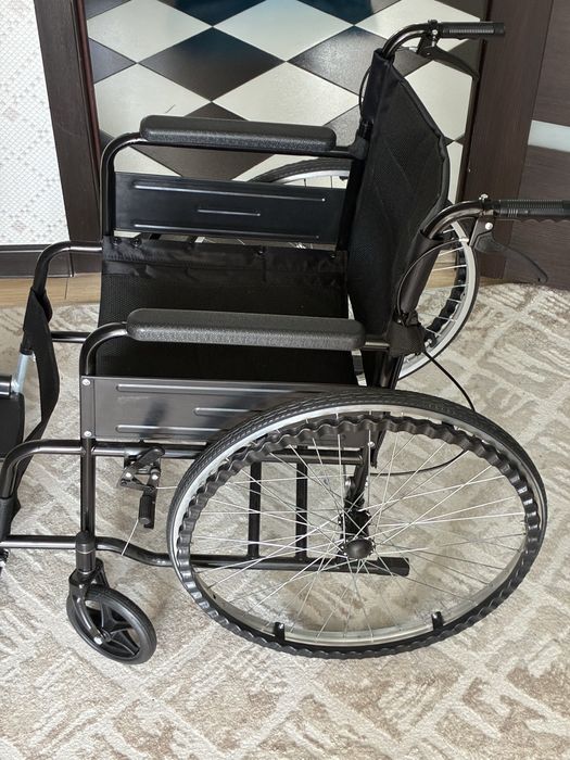 Продам коляску инвалидную