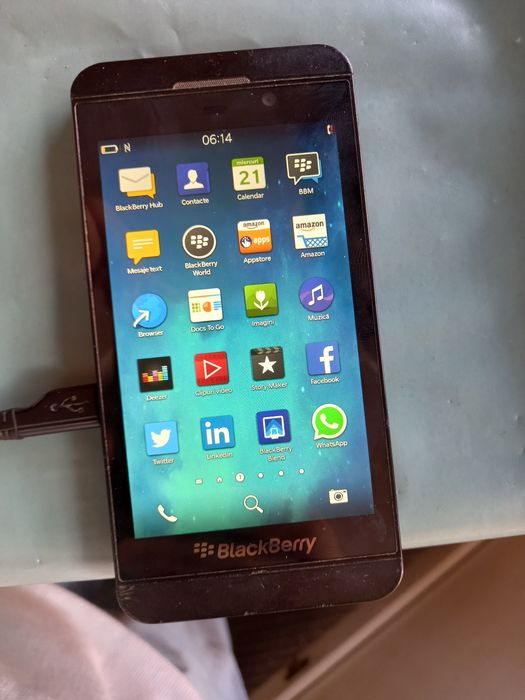 Vând telefon BlackBerry Z10 funcțional sau piese