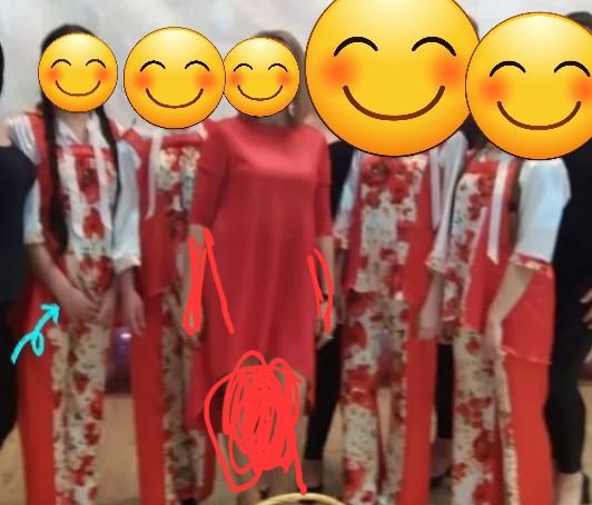 Костюм разные сшили на заказ