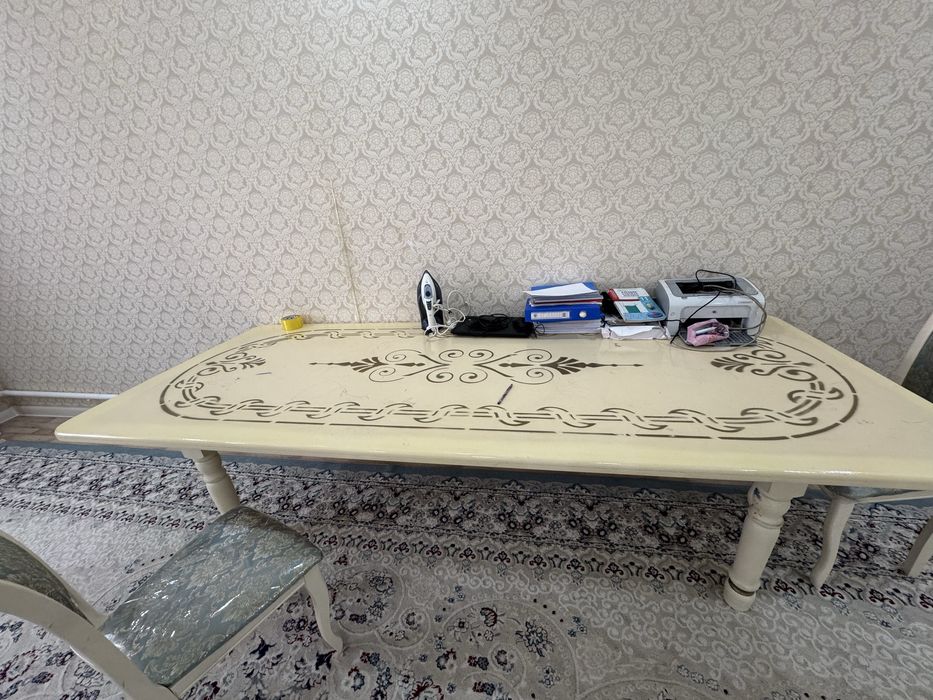 Продам 3-х метровый стол со стульями