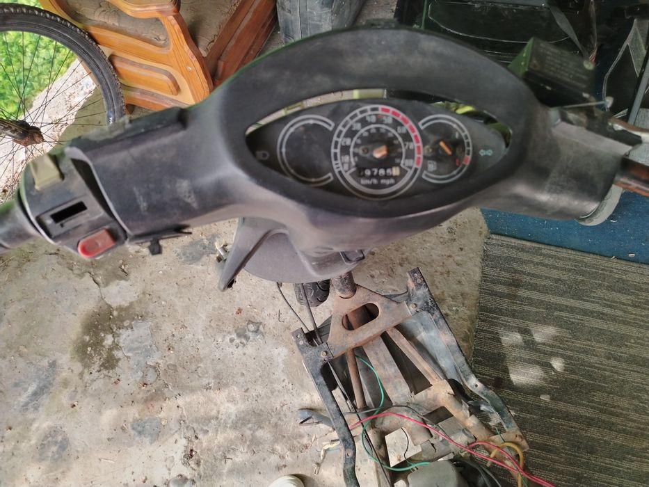 Продаю скутер 80