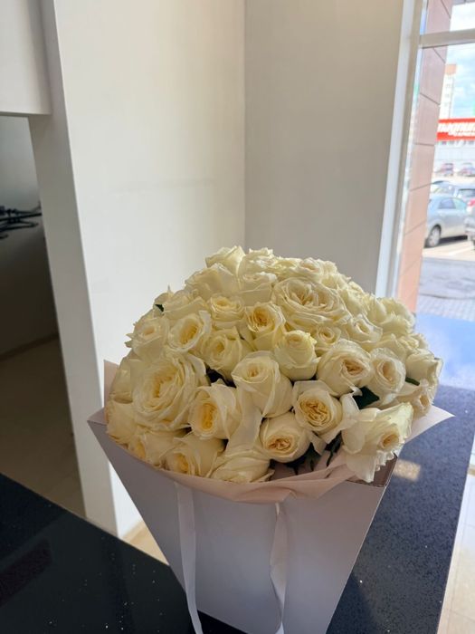 Продам шикарный букет белых роз