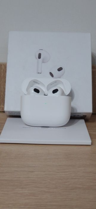 Apple AirPods 3 .