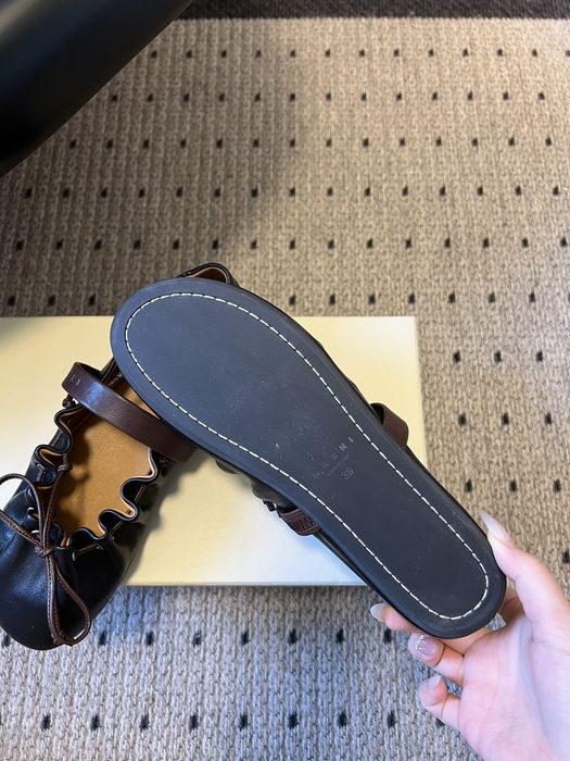 Balerini Marni, tip Premium