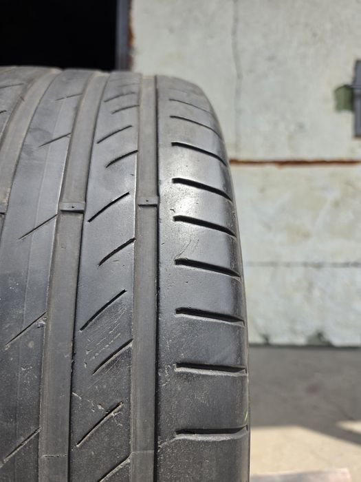 2 бр. летни гуми 275/35/20 Kumho DOT 0420 4-5 mm