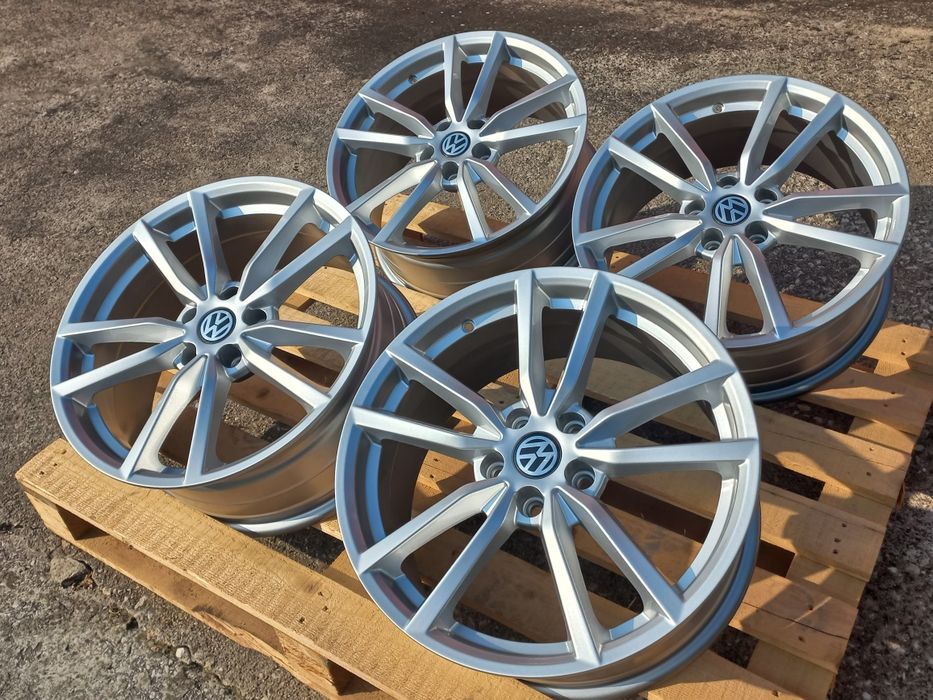 18"Vw Poteria 5x112 Silver 8j et45 Golf Passat Tiguan Jetta Touran Чисто Нови.
Poteria Piano Black.