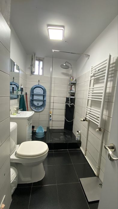 Vând apartament 2 camere decomandat, Calea București, zona Institut