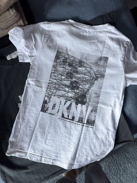 Тениска DKNY, ZARA