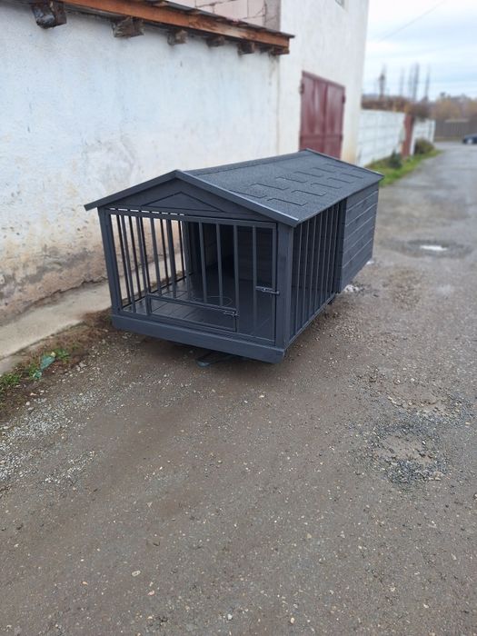 Cușcă câine izolată cu încălzire.