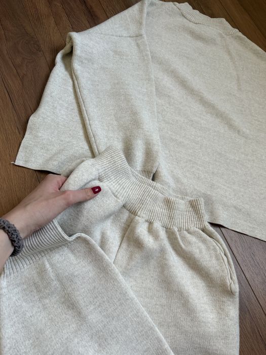 Бежов плетен комплект