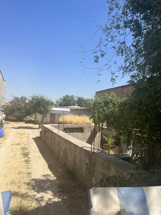 Kok terak generalda Yer sotiladi 6 sotix