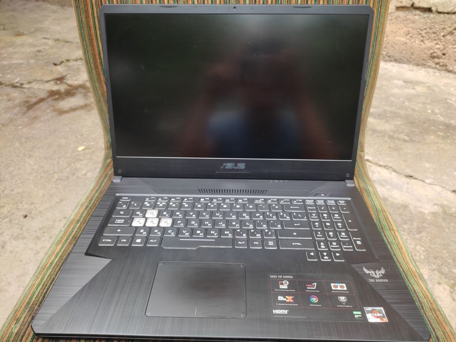 Asus Tuf Gaming AMD Ryzen i7 3750H.