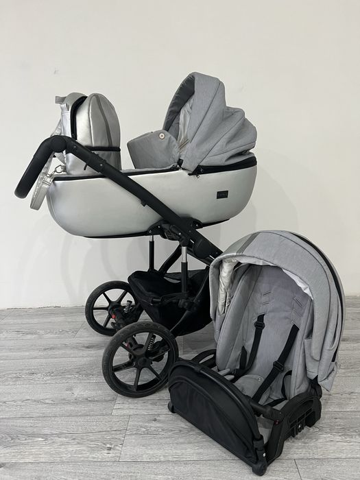 Продам коляску 2 в 1