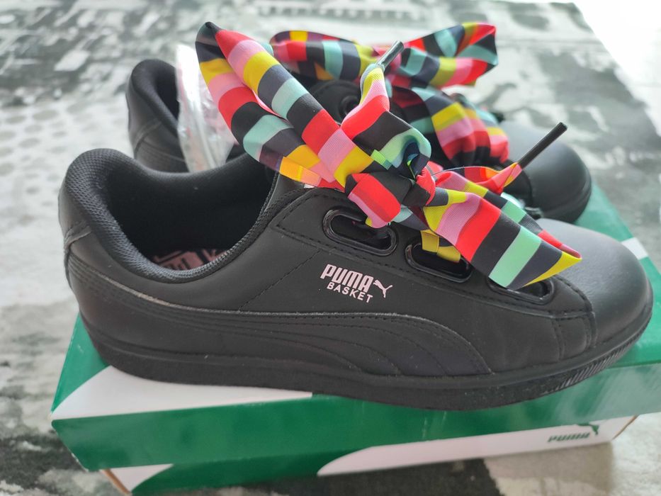 Adidasi Puma, în stare perfectă