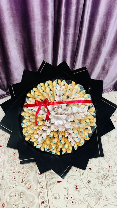 Букет цветов из купюр 1000 тенге, 100 штук