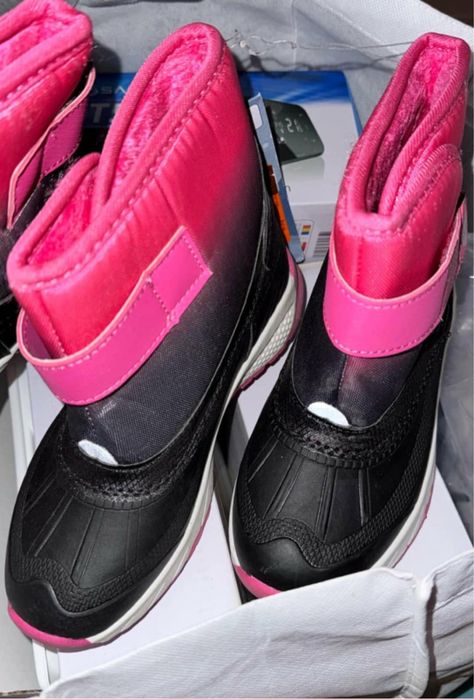 Vand ghete model pentie baieti si fete de la marimile 22 pana la 38