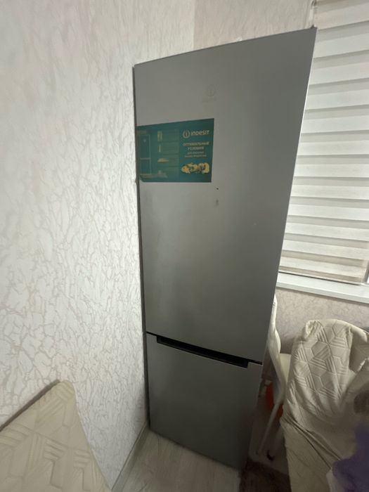 Холодильник Indesit б/у