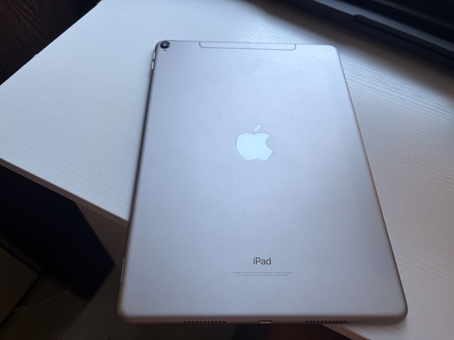 Като нов Apple iPad Pro 10.5” 256GB Wi-Fi + Cellular (SIM карта)